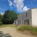 Domaine Des 3 Arbres - Nature Et Tranquillite *