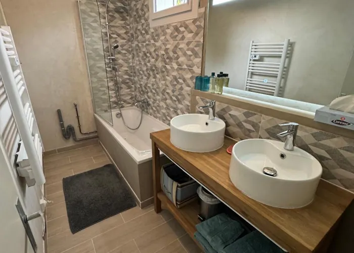 Domaine Des 3 Arbres - Nature Et Tranquillite *